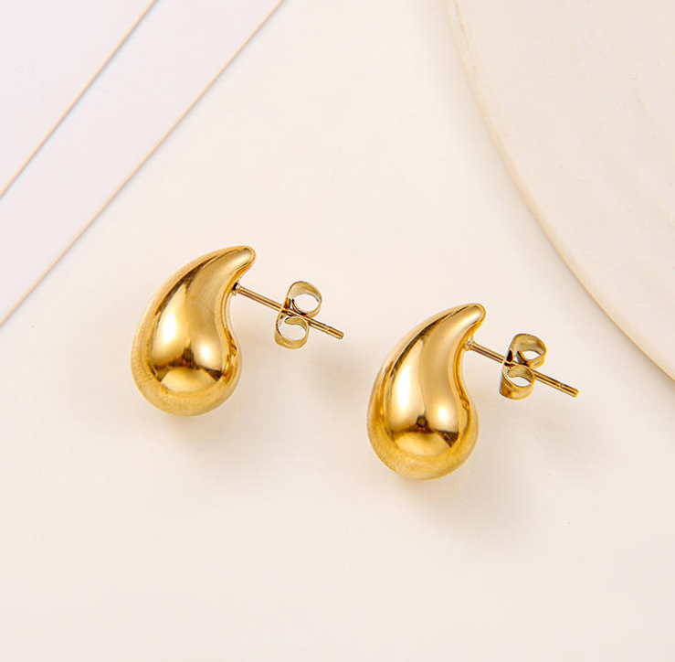 18K Gold-Plated Brass and Zirconia Jewelry Set — Stylish Gold-Tone Brass Teardrop Earrings, Designed Exclusively for Women's Weddings.