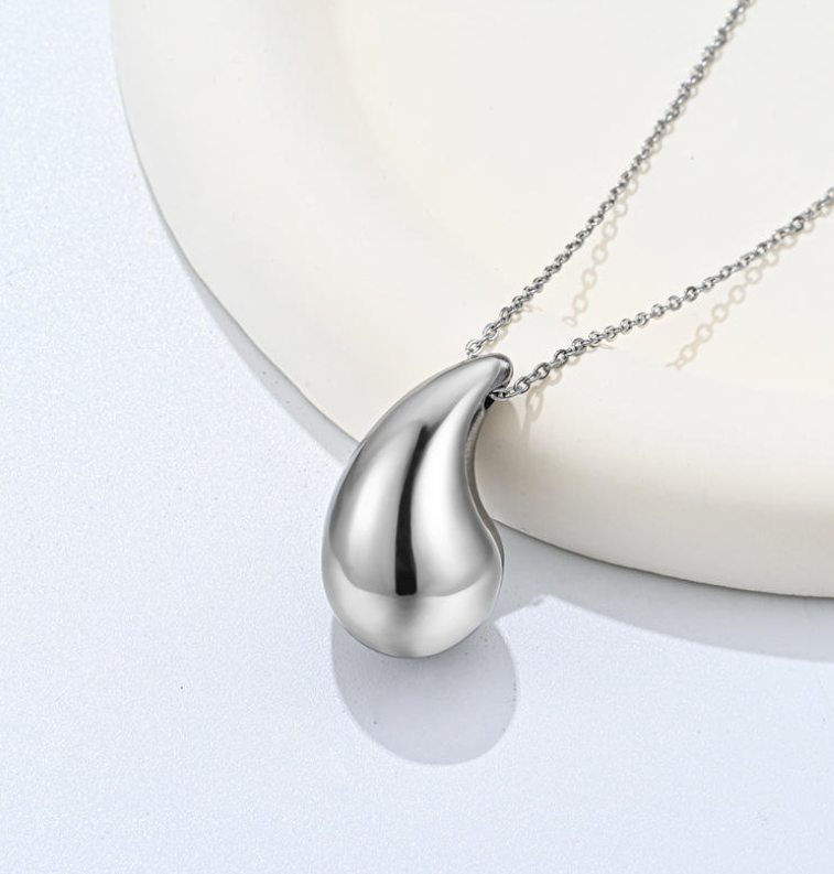 18K Gold-Plated Brass and Zirconia Jewelry Set — Stylish Gold-Tone Brass Teardrop Earrings, Designed Exclusively for Women's Weddings.