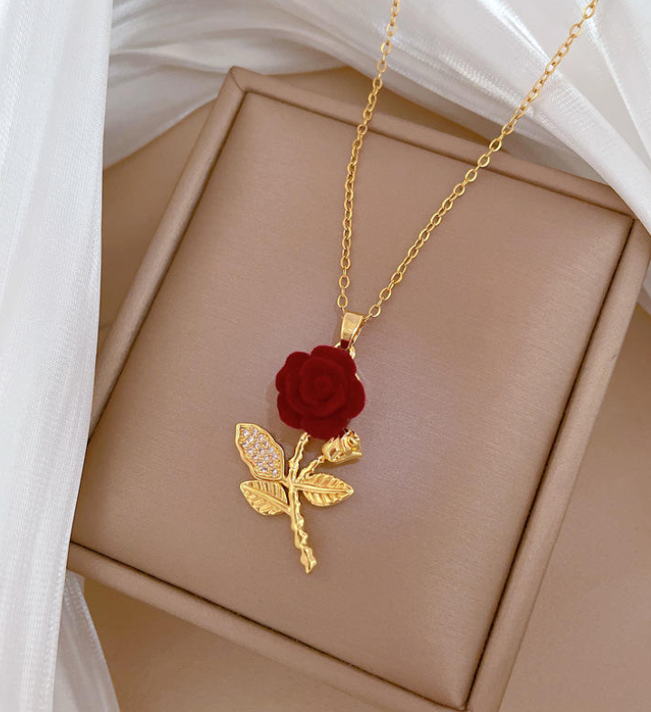 Rose Pendant Chain Necklace — Stylish Copper and Zirconia Women's Accessory