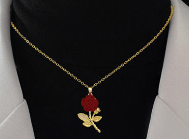 Rose Pendant Chain Necklace — Stylish Copper and Zirconia Women's Accessory
