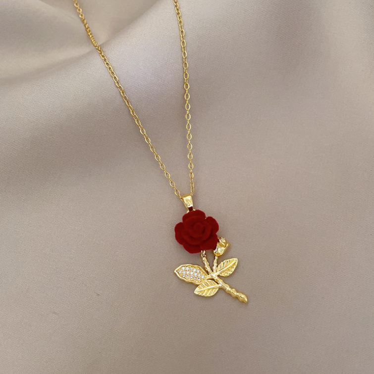 Rose Pendant Chain Necklace — Stylish Copper and Zirconia Women's Accessory