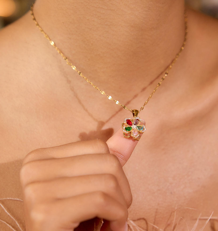 Rotating Flower Fidget Necklace — 18K Gold-Plated, Rotatable Jewelry; Waterproof & Tarnish-Resistant — Fidget Spinner-Style Flower Pendant Necklace