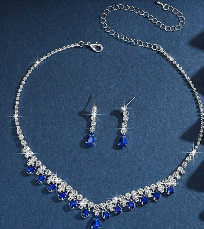 "Blooming Splendor" Light Luxury Women's Necklace & Earrings Set — Brass Inlaid with Zircon, Floral Design — Niche Luxury Boutique Piece