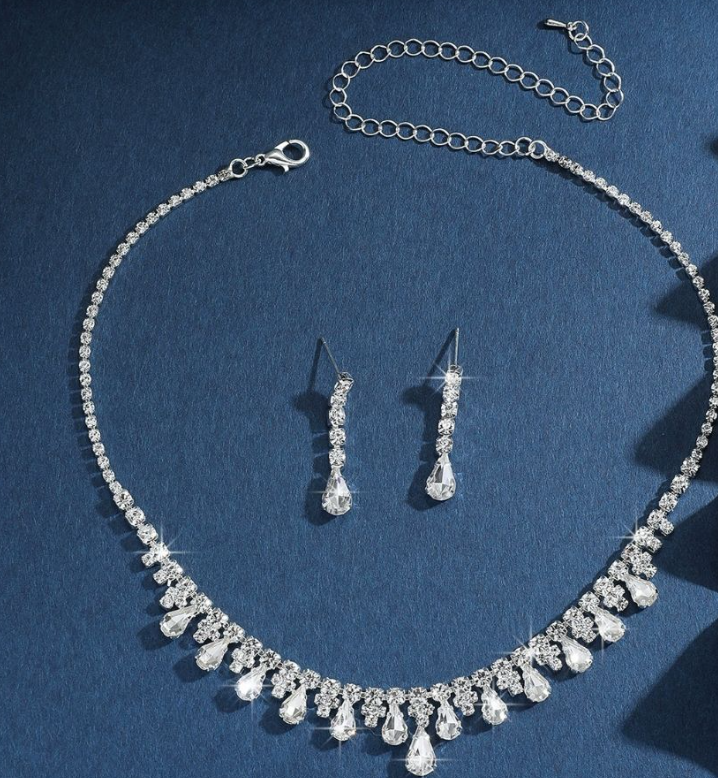 "Blooming Splendor" Light Luxury Women's Necklace & Earrings Set — Brass Inlaid with Zircon, Floral Design — Niche Luxury Boutique Piece