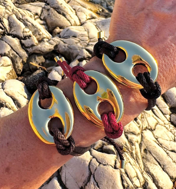 Smooth "Pig Nose" Set: 18K gold-plated pendant bracelet with adjustable, colorful braided cord.
