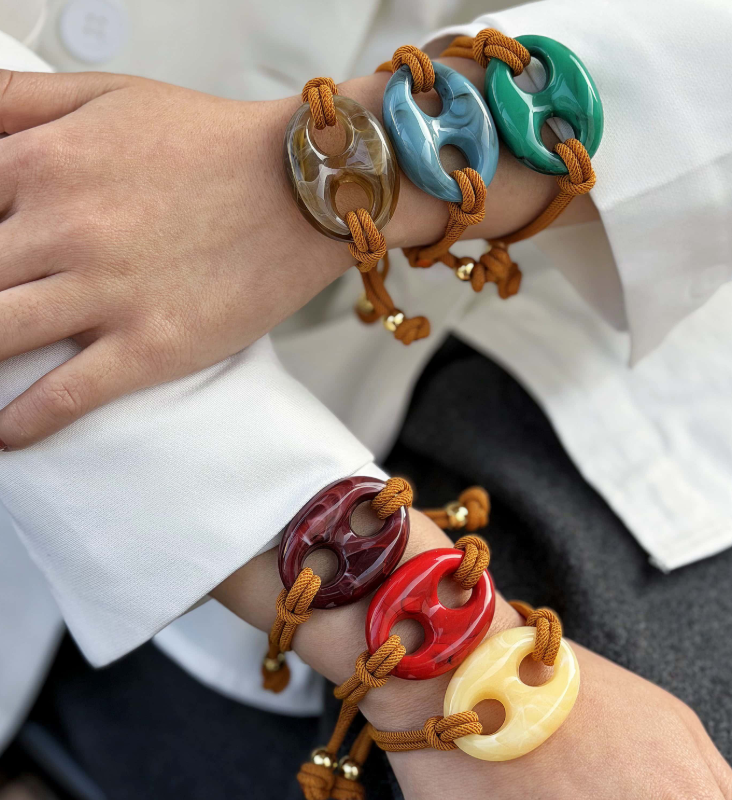 Smooth "Pig Nose" Set: 18K gold-plated pendant bracelet with adjustable, colorful braided cord.
