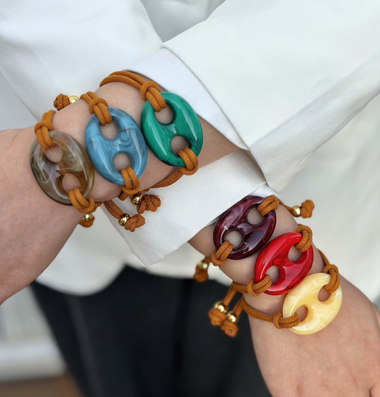 Smooth "Pig Nose" Set: 18K gold-plated pendant bracelet with adjustable, colorful braided cord.