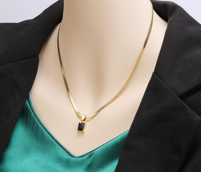 18K Gold-Plated Exquisite Stainless Steel Women's Geometric Square Zircon Necklace Pendant Jewelry
