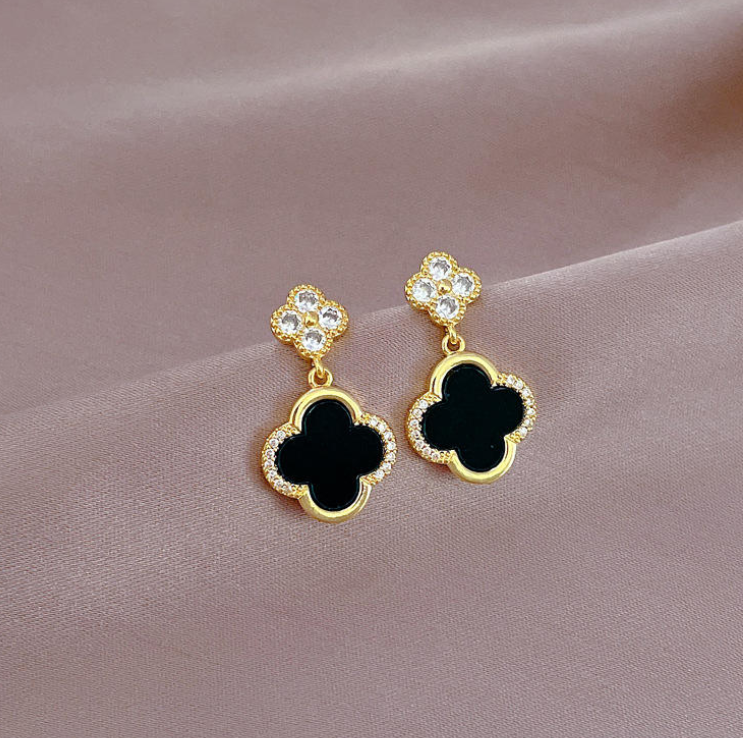 Light Luxury Floral Jewelry Set | 18K Gold-Plated Stainless Steel | Inlaid with Shell and Zircon Flowers
